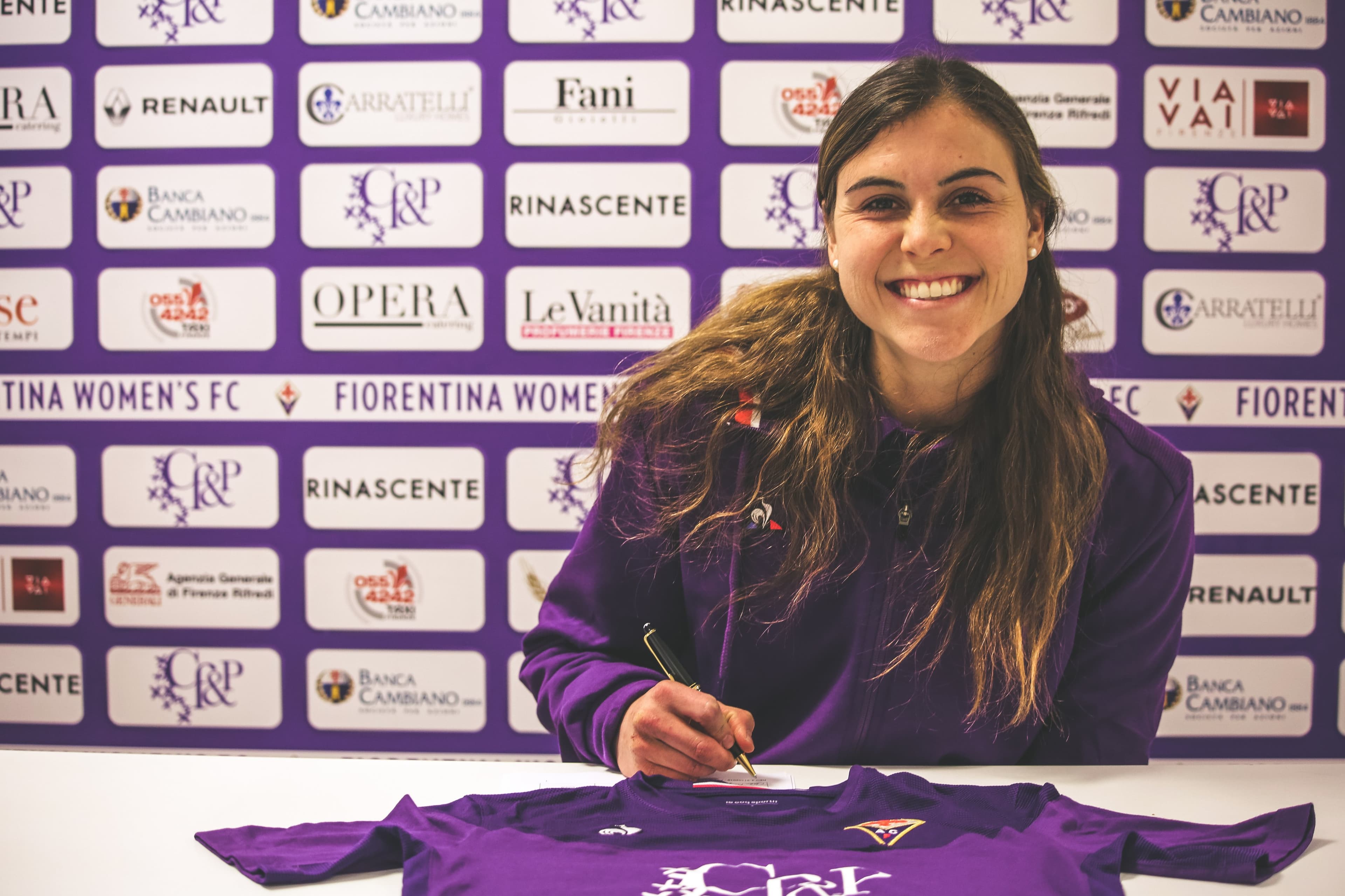 Catalina firma con la Fiorentina